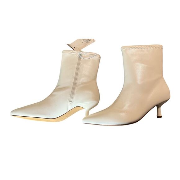 NWT A New Day Women's Stretch Kitten Heel Ankle Boots White Size 8 Spring - Picture 2 of 7